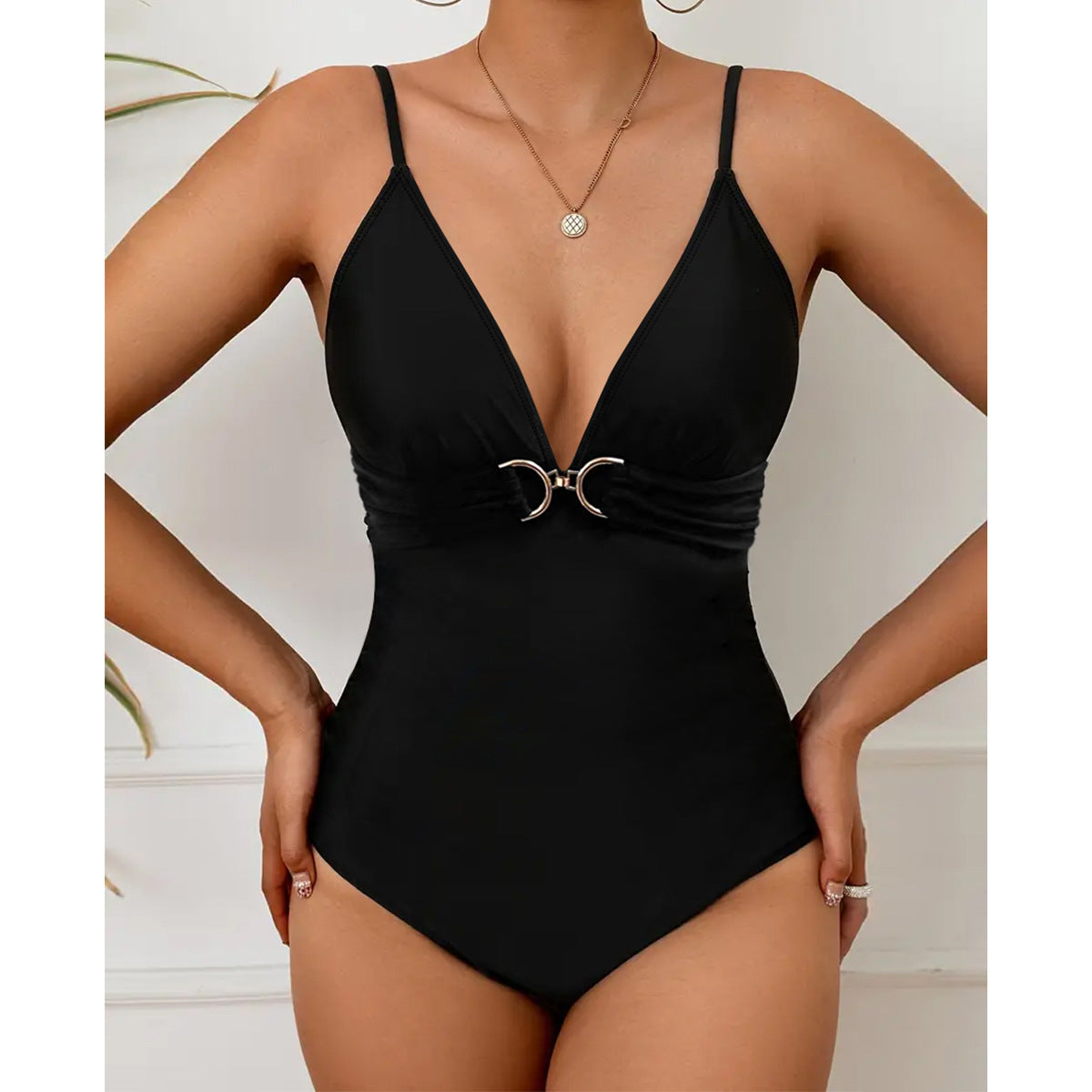 Damen Eleganter Einteiler Badeanzug mit V-Ausschnitt und Zierdetails R&B