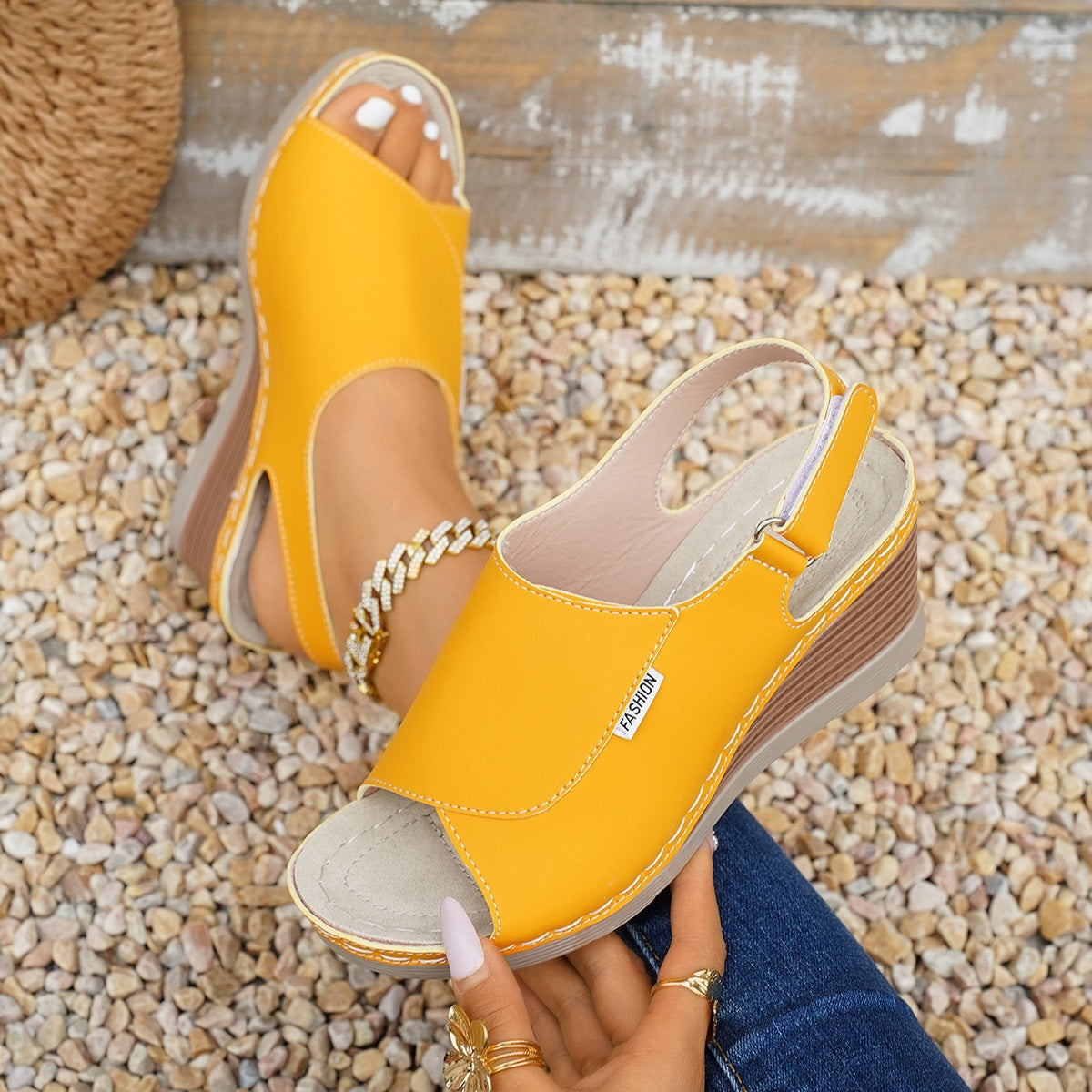 Damen Wedge-Sandalen mit offenem Zehenbereich und verstellbarem Riemen R&B