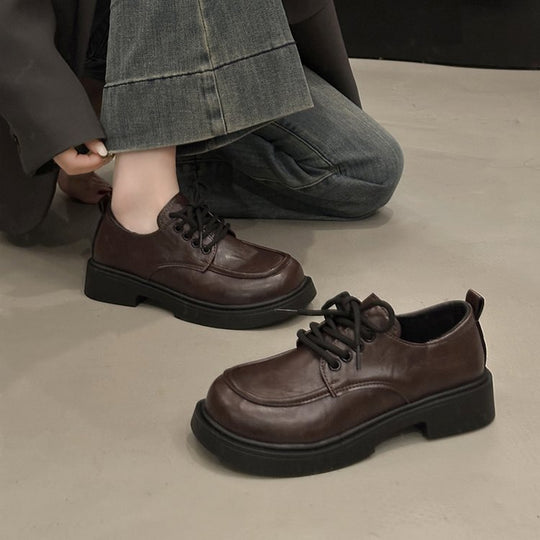 Damen modische Sneakers mit platzierten Nahtdetails und bequemer Sohle R&B