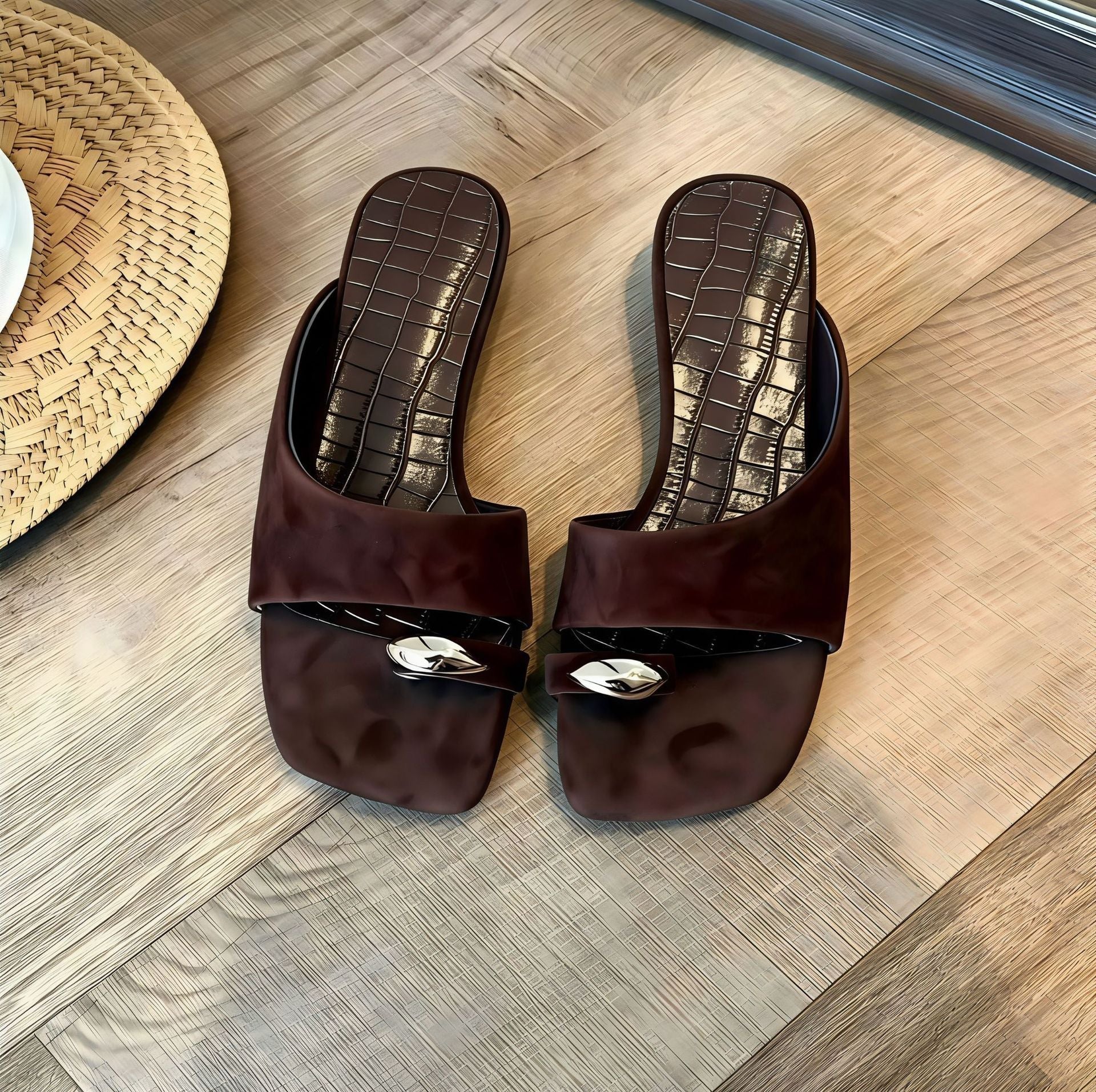 Damen Elegante Mules mit luxuriösem Schnallen-Detail