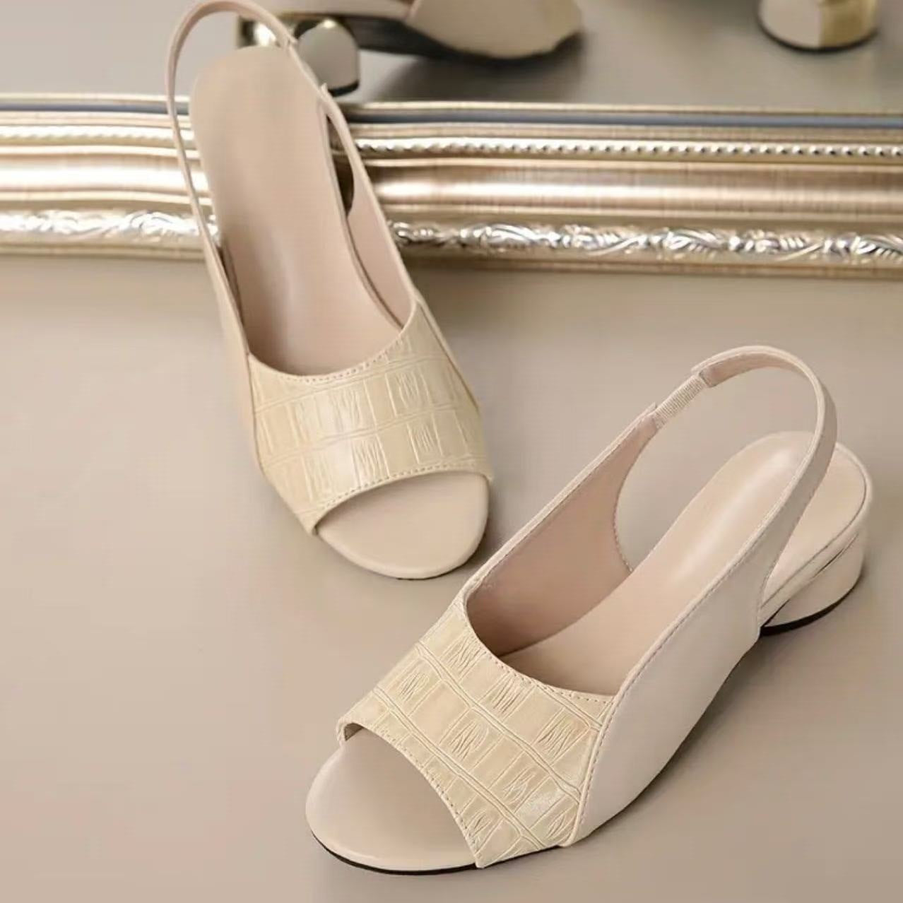 Damen Elegante Slingback Sandalen mit metallischen Akzenten R&B
