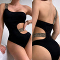 Damen Einteiliger Badeanzug mit eleganten Cut-Outs und Ketten-Detail