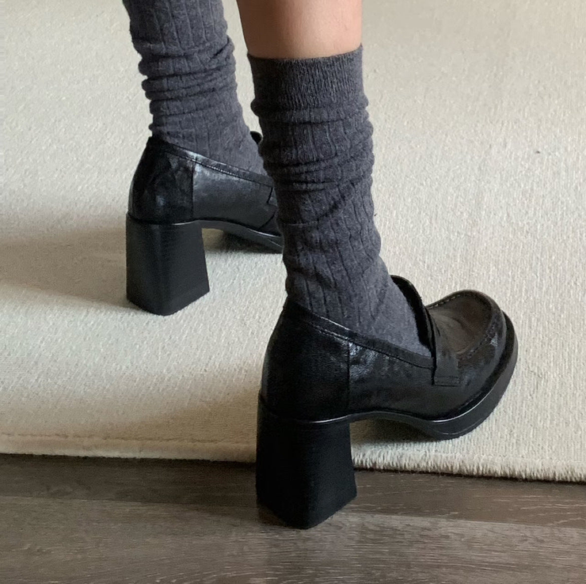 Damen elegante Blockabsatz Loafers mit modischer Schnallenakzent