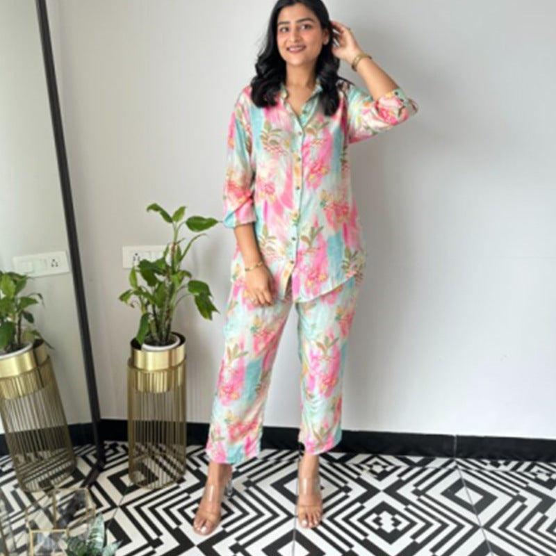 Damen luxuriöses Pyjama-Set mit floralem Design und knöpfbarem Oberteil R&B