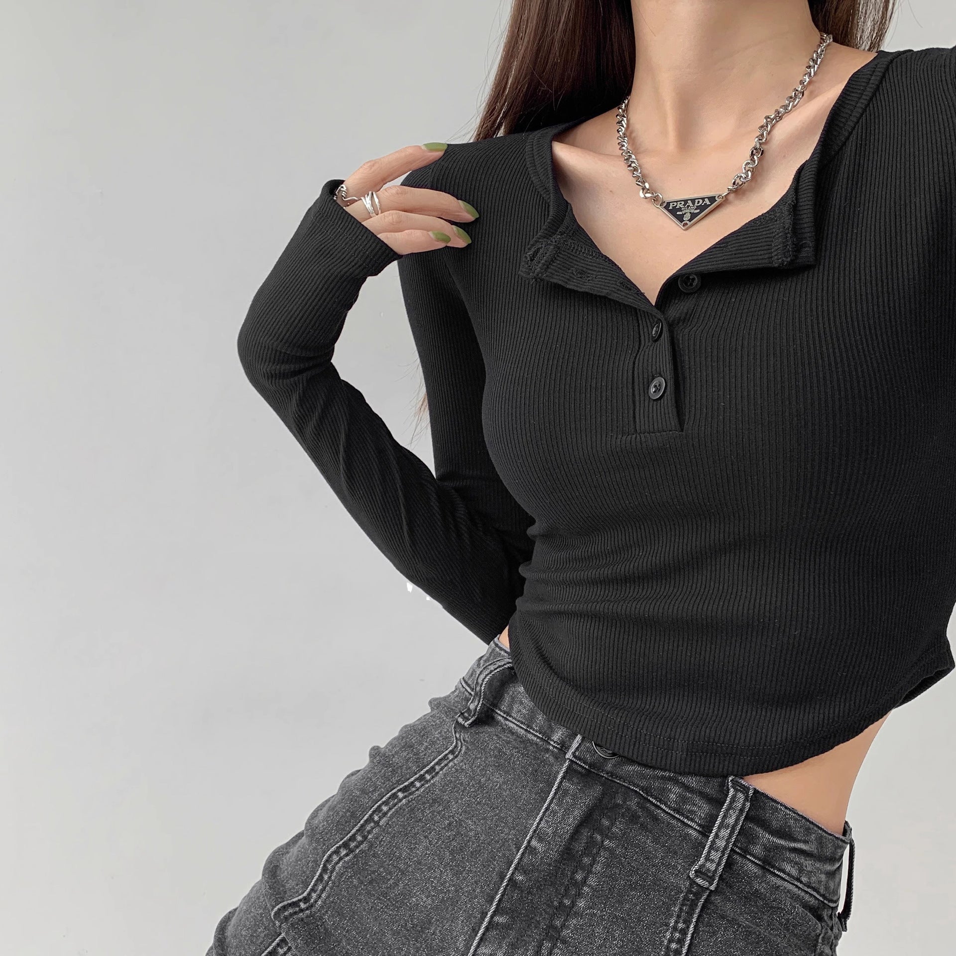 Damen Langarmshirt mit dekorativem Knopfdesign und lässigem Schnitt