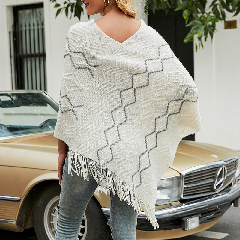 Damen eleganter Poncho mit auffälligem Strukturmuster und dekorativen Fransen R&B