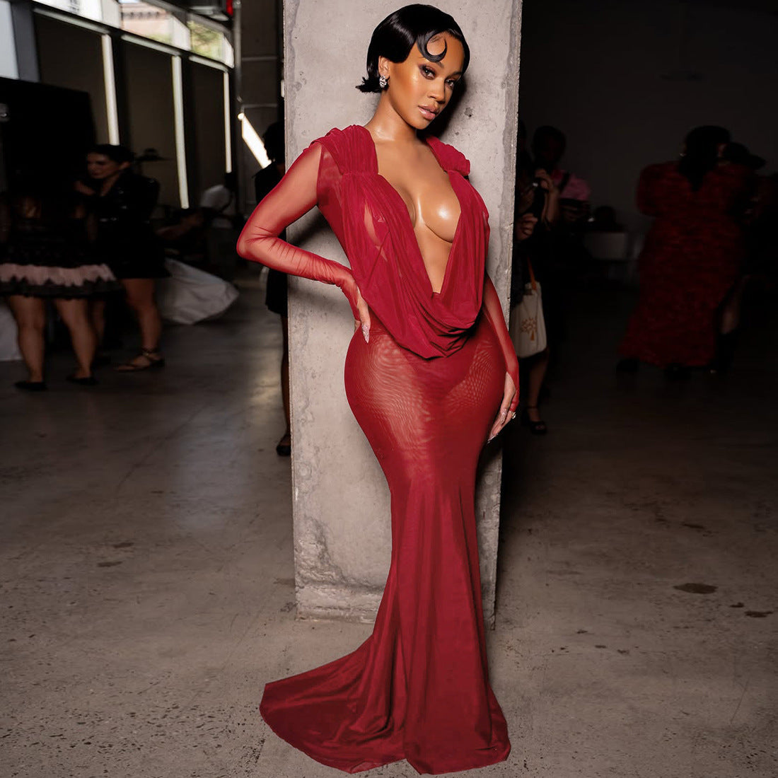 Damen Elegantes lange Kleid mit tiefem V-Ausschnitt und Raffungen R&B