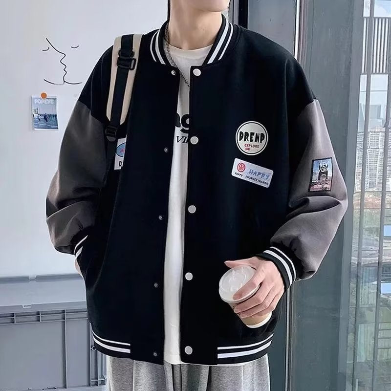 Herren Collegejacke mit praktischen Taschen und Stickereien