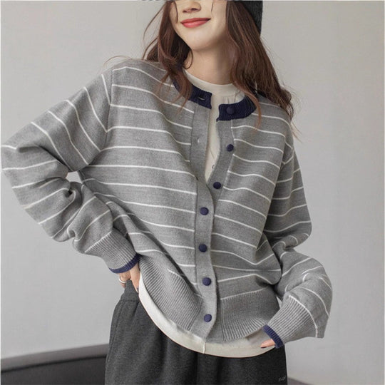 Damen gemütlicher Strickcardigan mit jugendlichem Streifenmuster und praktischem Knopfverschluss R&B