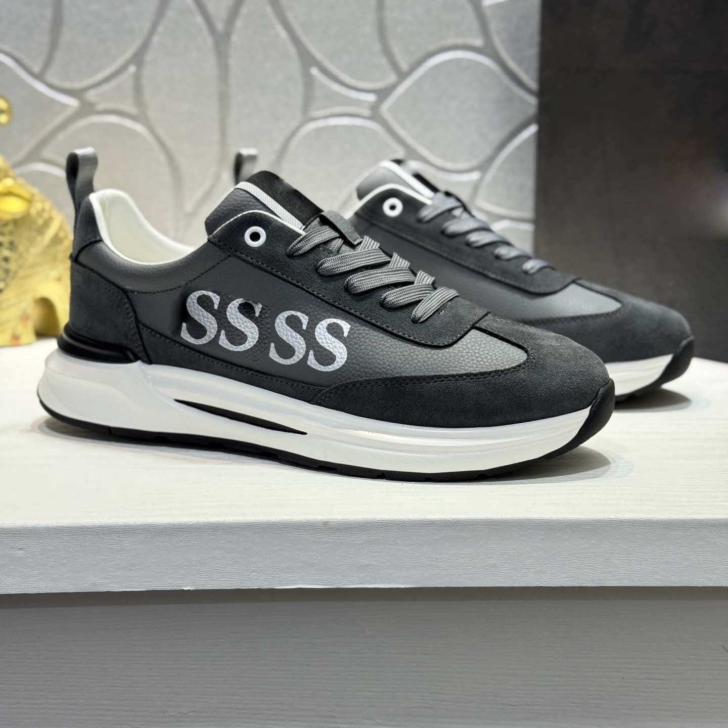 Damen Hochwertige Sport Sneakers mit atmungsaktiver Mesh-Oberfläche und robuster Dämpfungstechnologie R&B
