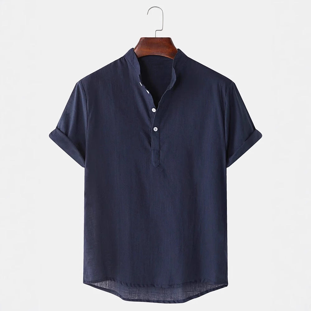Herren Kurzarmhemd mit innovativem Henley-Ausschnitt und fließendem Material