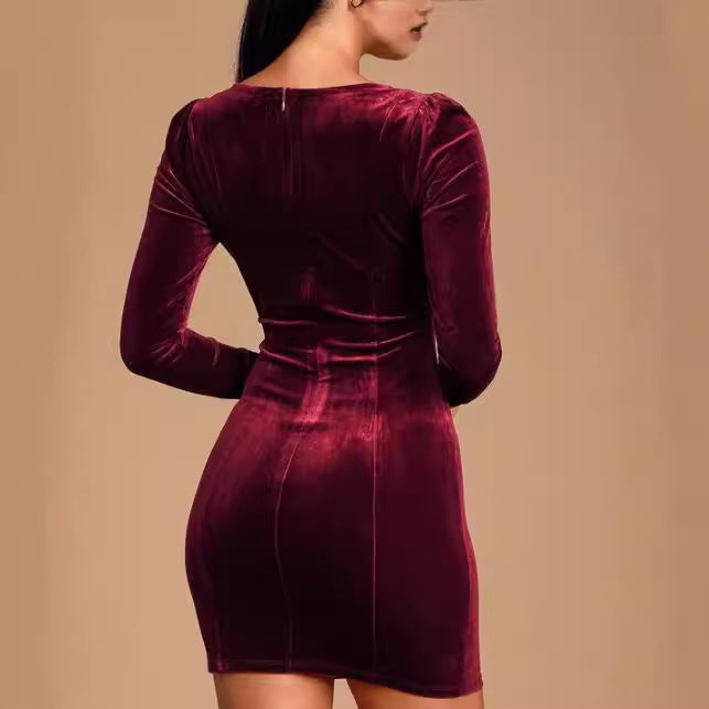 Damen Samtiges Mini-Kleid mit langen Ärmeln und tiefem Dekolleté R&B