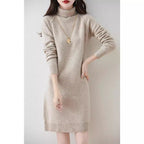 Damen Strickkleid mit hohem Kragen und schmalem Schnitt