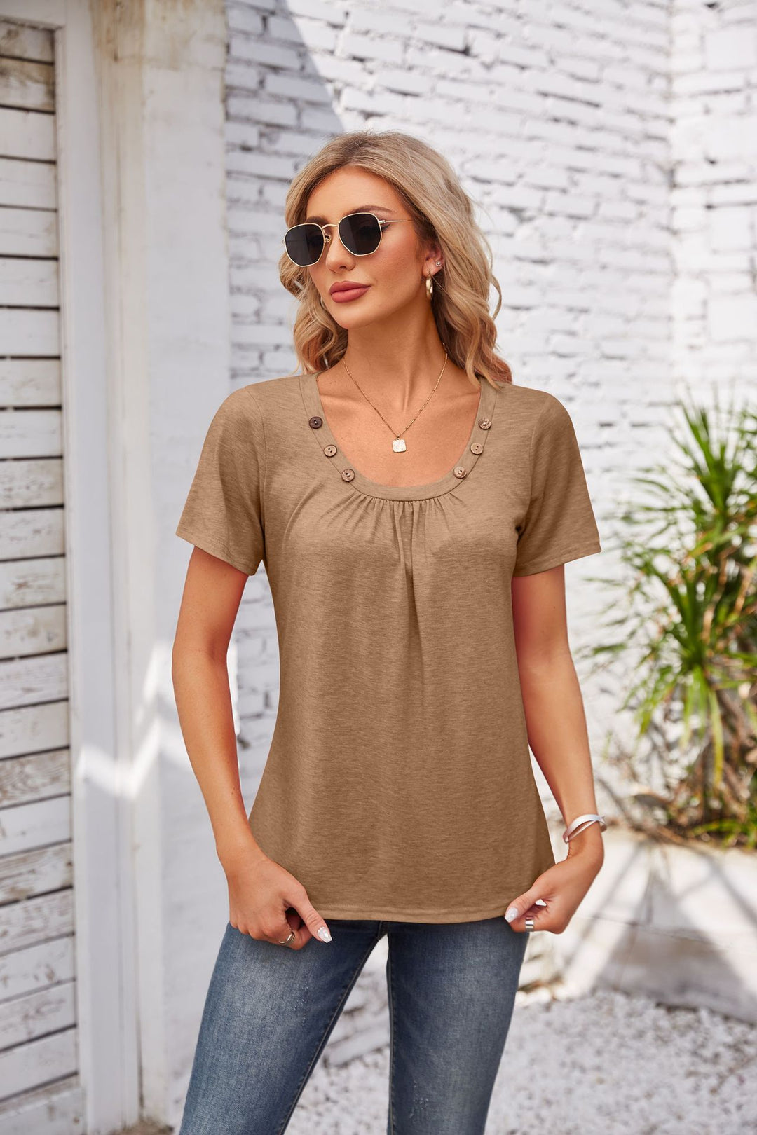 Damen Freizeit T-Shirt mit dekorativen Knöpfen R&B