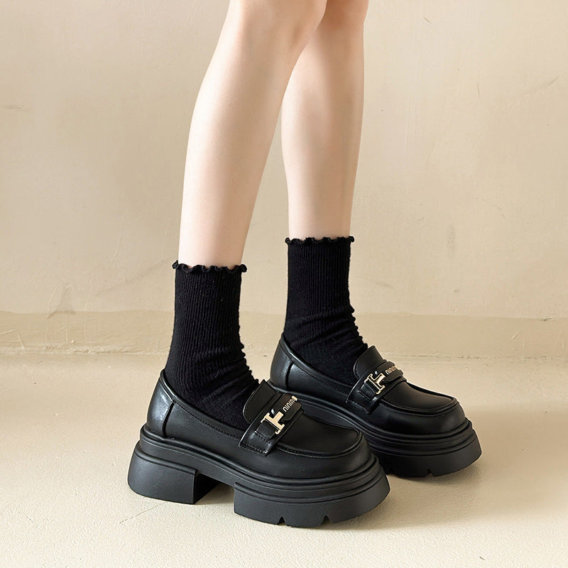 Damen Modische Loafers mit hochgezogenem Absatz und glänzender Oberfläche R&B