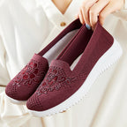 Damen Bequeme Slip-On Sneakers mit dekorativem Blumenmuster R&B