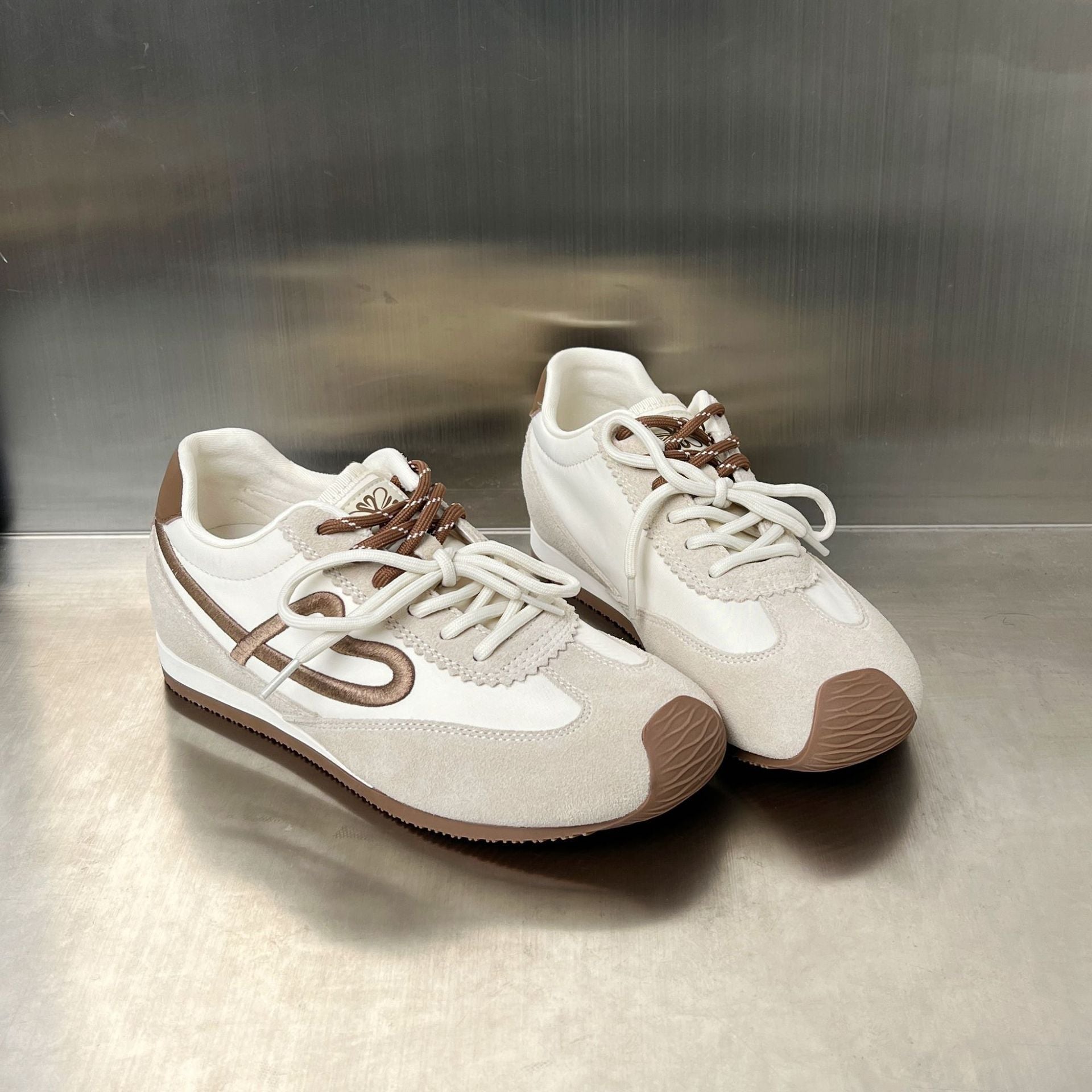 Damen sportliche Sneaker mit hochwertiger Verarbeitung und rutschfester Sohle R&B