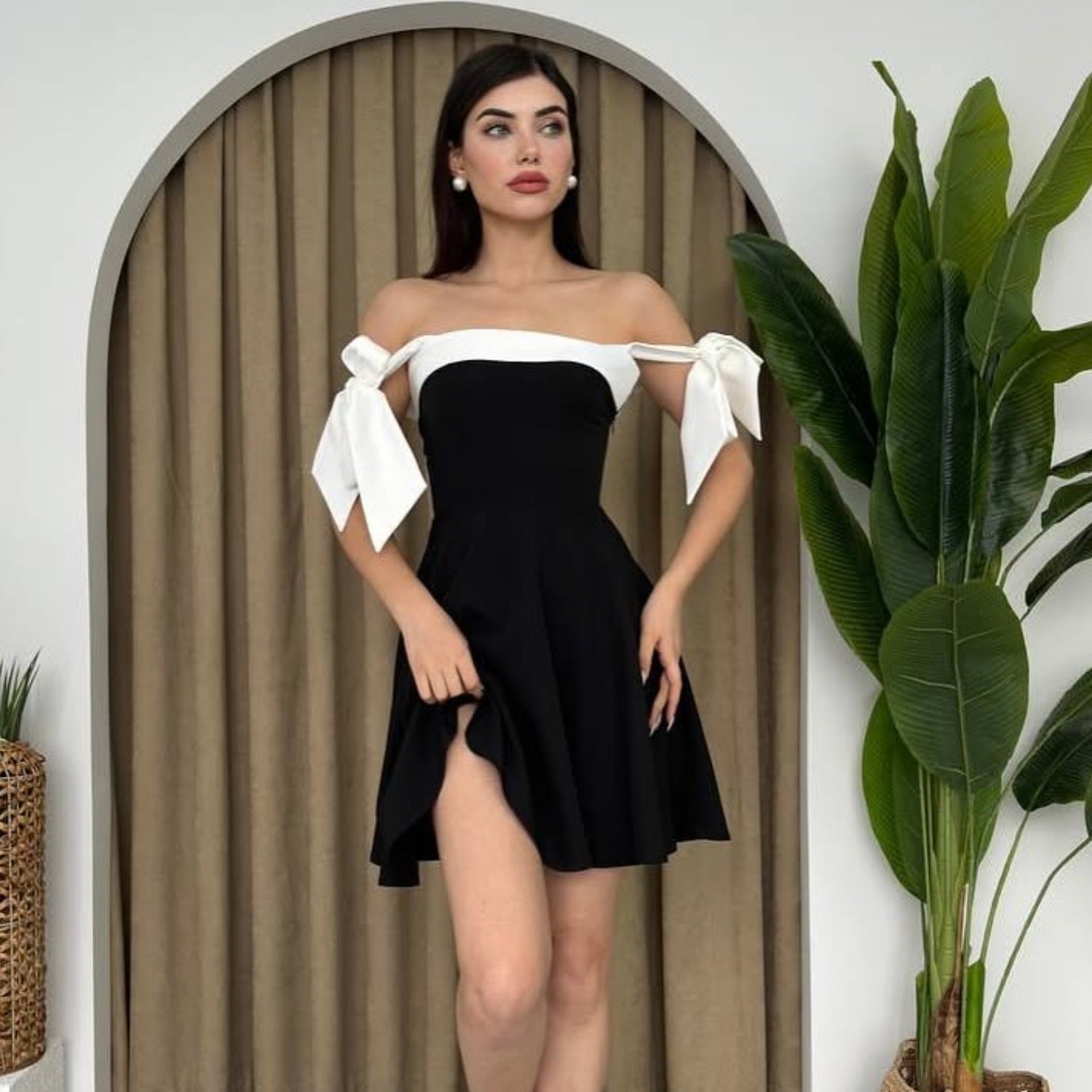 Damen modisches Sommerkleid mit Schleifen-Trägern und schmeichelndem Schnitt R&B