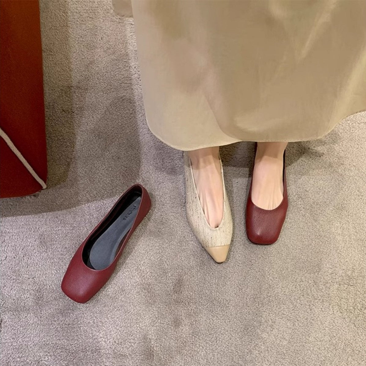 Damen Ballerinas im R&Brnen Quadratdesign mit feiner Struktur R&B