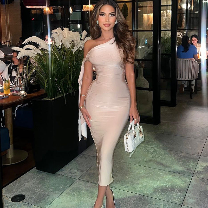 Damen Edles One-Shoulder-Kleid mit figurbetonter Silhouette und langen Ärmeln R&B