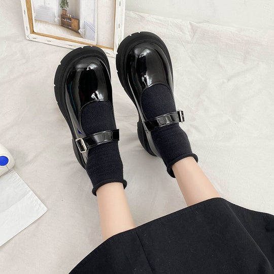 Damen Moderne Schnürschuhe mit elegantem Lackleder und verstellbarem Riemen R&B