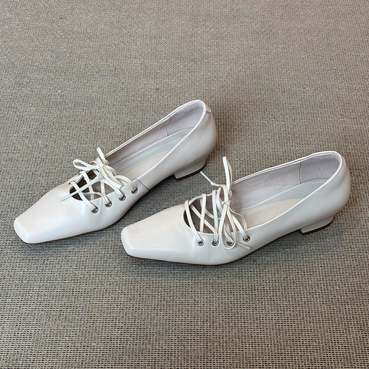 Damen elegante Slipper mit modischem Schnürdesign