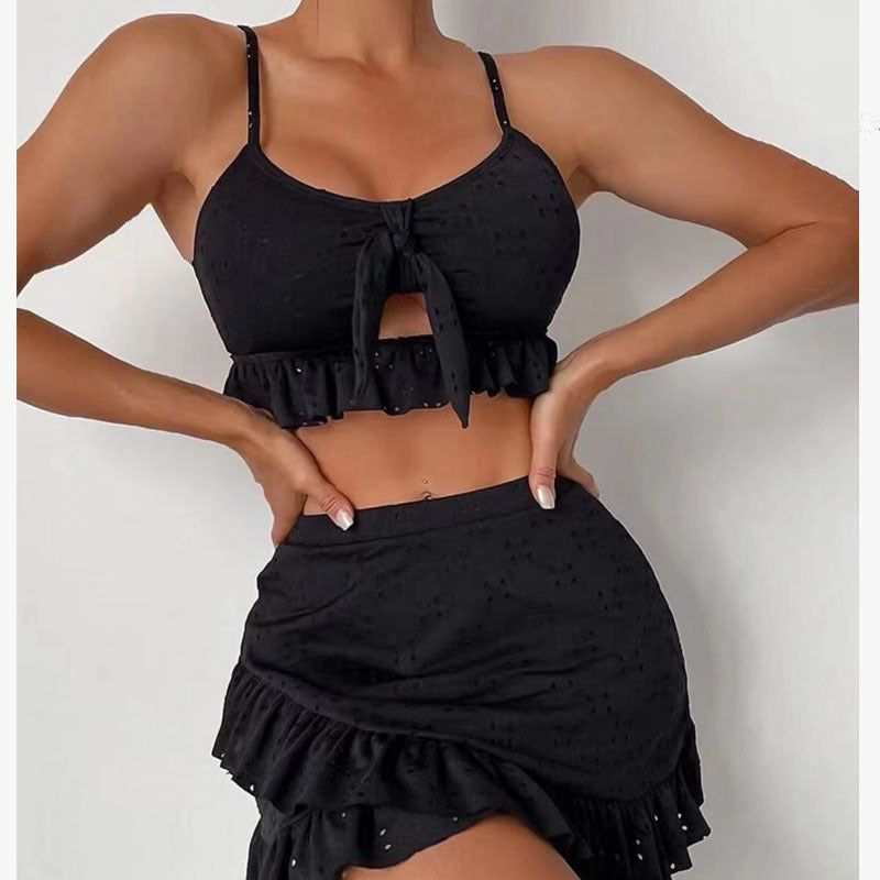 Damen Sommeroutfit mit verspieltem Rüschendesign R&B