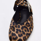Damen Ballerinas mit Leopardenmuster und dekorativem Riemen R&B