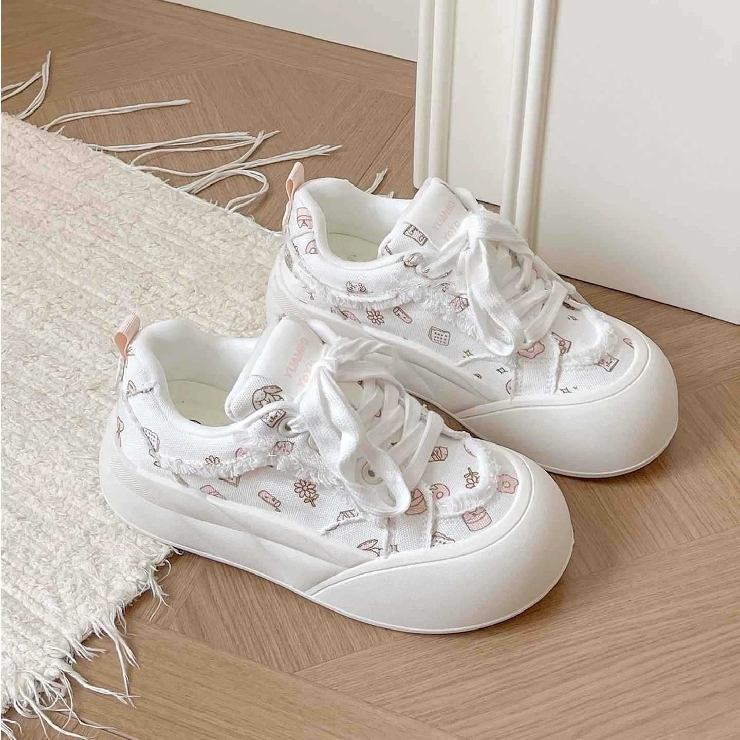 Damen Sneakers mit verspieltem Design und bequemer Dämpfung