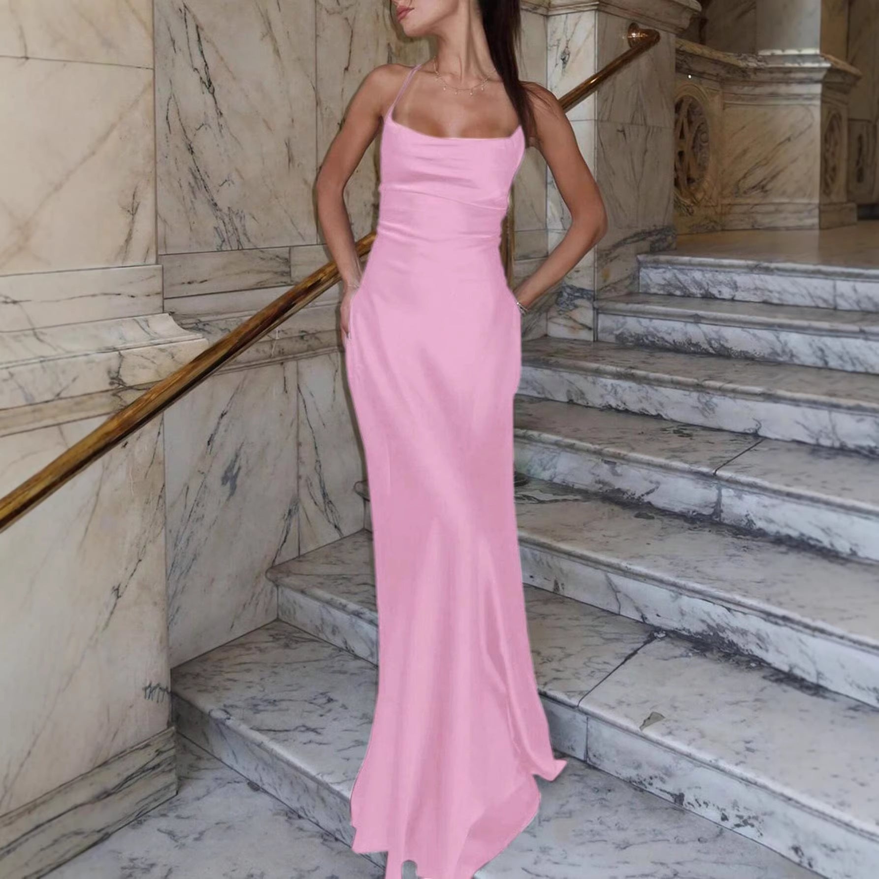 Damen Figurbetontes Maxikleid mit raffiniertem Cross-Back Design R&B