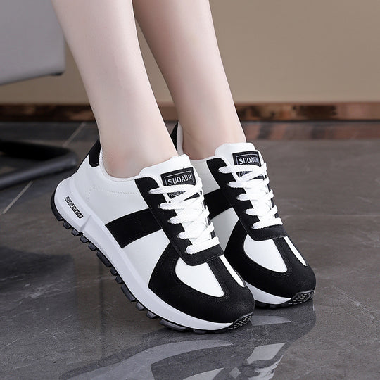 Damen Sportliche Sneaker mit animalischem Akzent R&B