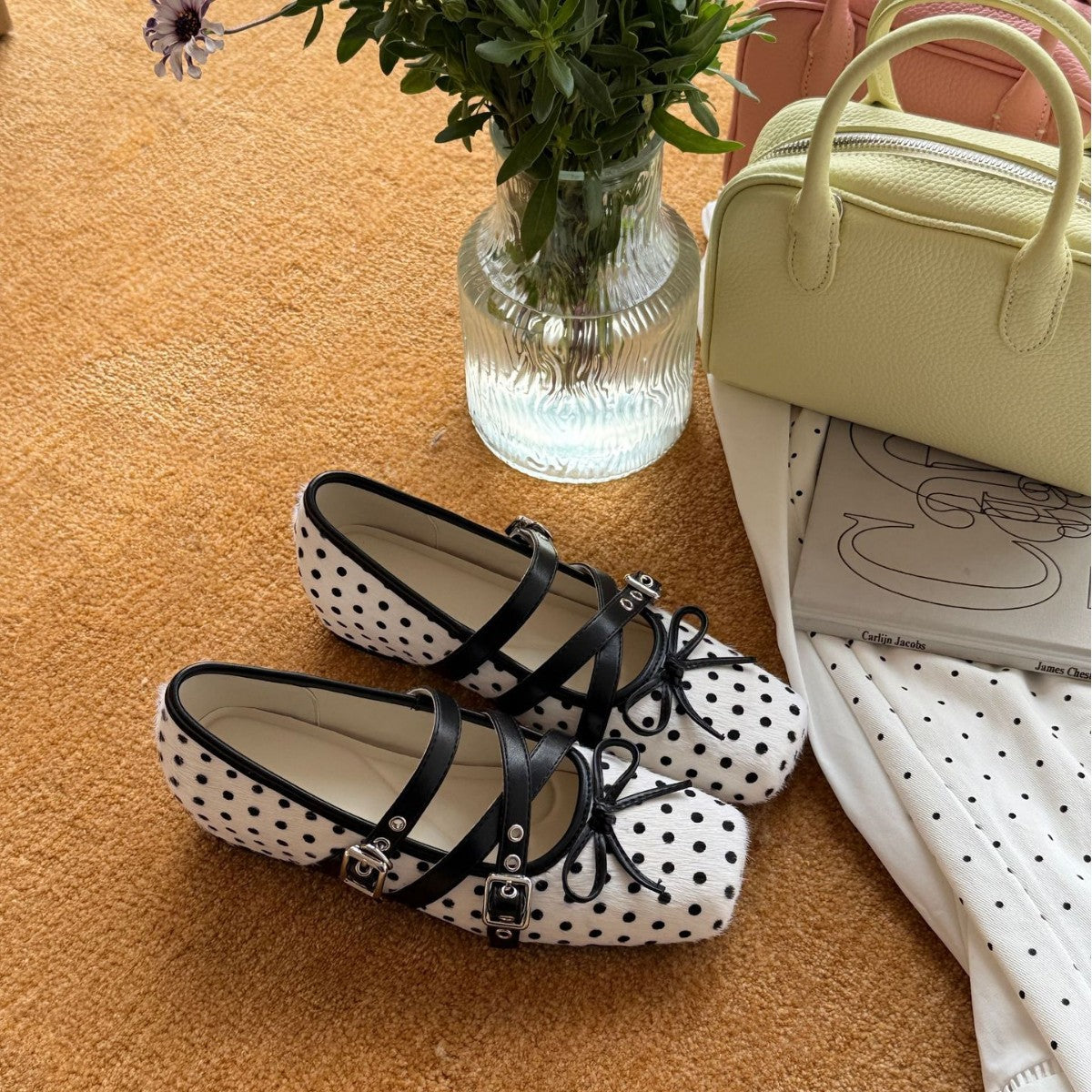 Damen modische Ballerinas mit verstellbaren Riemen und Punktmuster