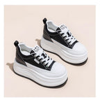 Damen Plateau Sneaker mit eleganter Silhouette und dämpfender Sohle