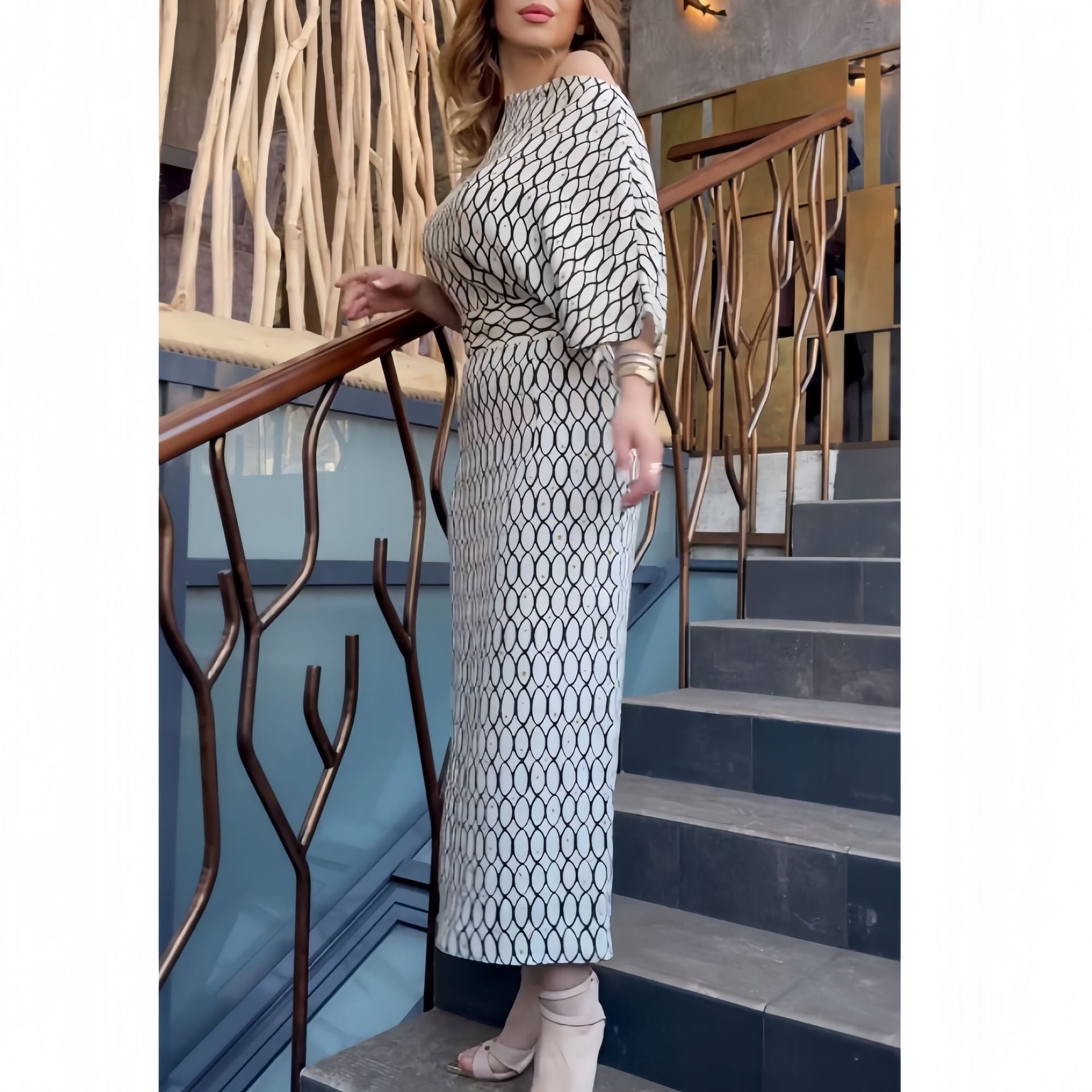 Damen Elegantes Maxikleid mit asymmetrischem Schnitt und strukturiertem Muster R&B