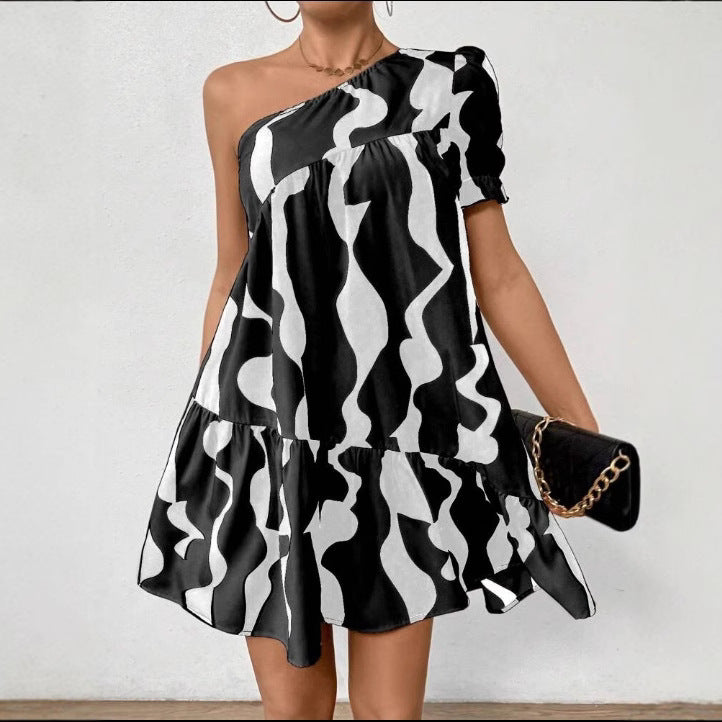 Damen Asymmetrisches Minikleid mit Volant und grafischem Muster R&B