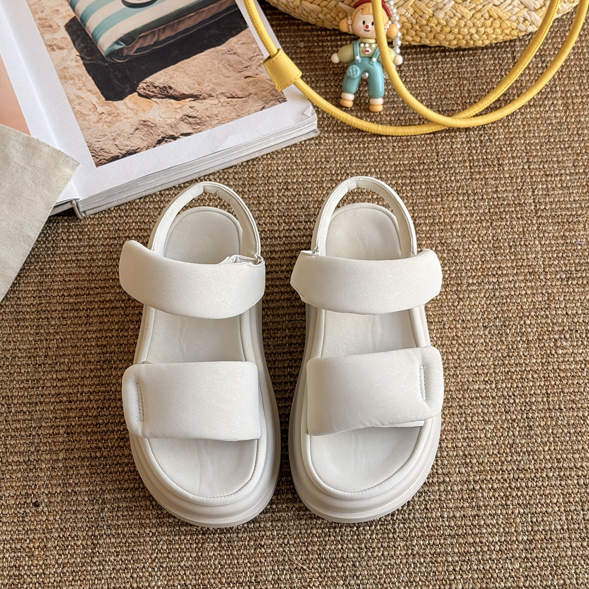Damen Komfortable Klettverschluss-Sandalen mit attraktiven Riemen