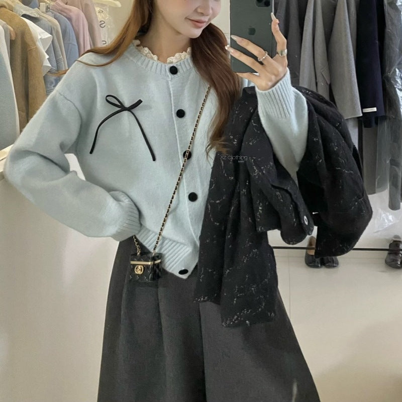 Damen Strickcardigan mit dekorativen Knöpfen und Schleifenakzent R&B