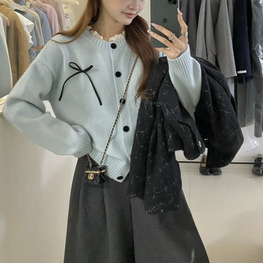 Damen Strickcardigan mit dekorativen Knöpfen und Schleifenakzent R&B