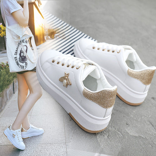 Damen modische Sneakers mit schimmernden Akzenten und Bienenapplikation R&B