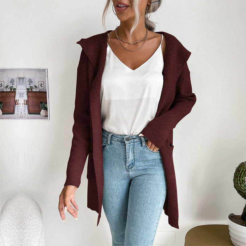 Damen Strickjacke mit tiefem V-Ausschnitt und praktischen Taschen R&B