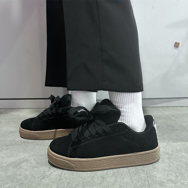 Damen Lifestyle Sneakers mit dicker Gummisohle und weichem Wildleder-Obermaterial