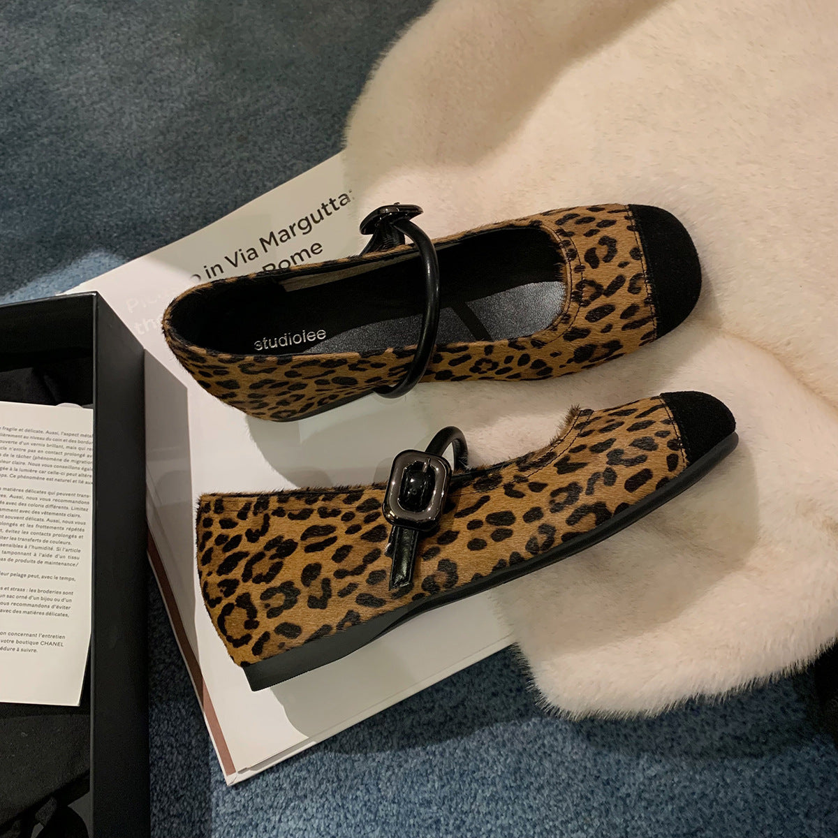 Damen Ballerina mit elegantem Leopardenmuster und modischem Schnallenverschluss