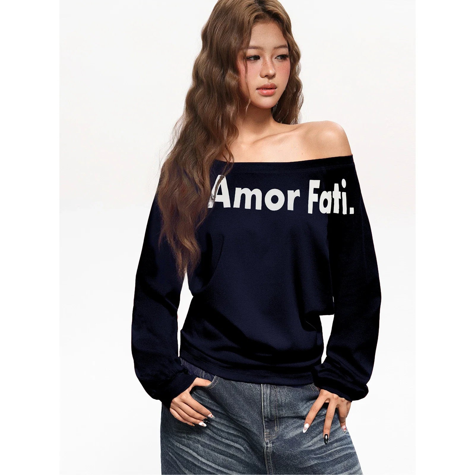 Damen nan asymmetrisches Sweatshirt mit überschnittenem Ausschnitt, diagonalem typografischem Print und ballonartigen Ärmeln R&B