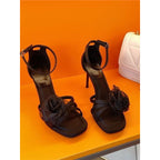 Damen elegante Sandalen mit floralem Akzent R&B