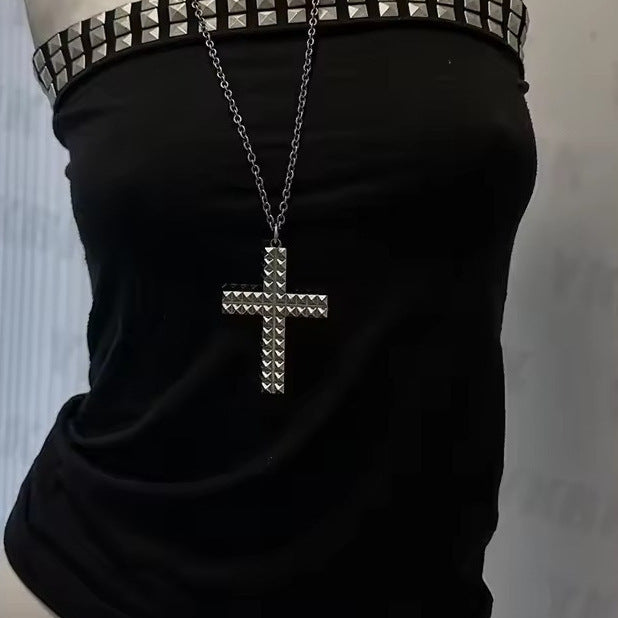 Damenrock mit spitzem Design und Nietenbesatz R&B