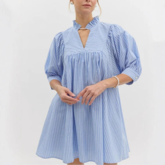 Damen Kurzarm Kleid mit modernem Stehkragen und Volant-Detail R&B