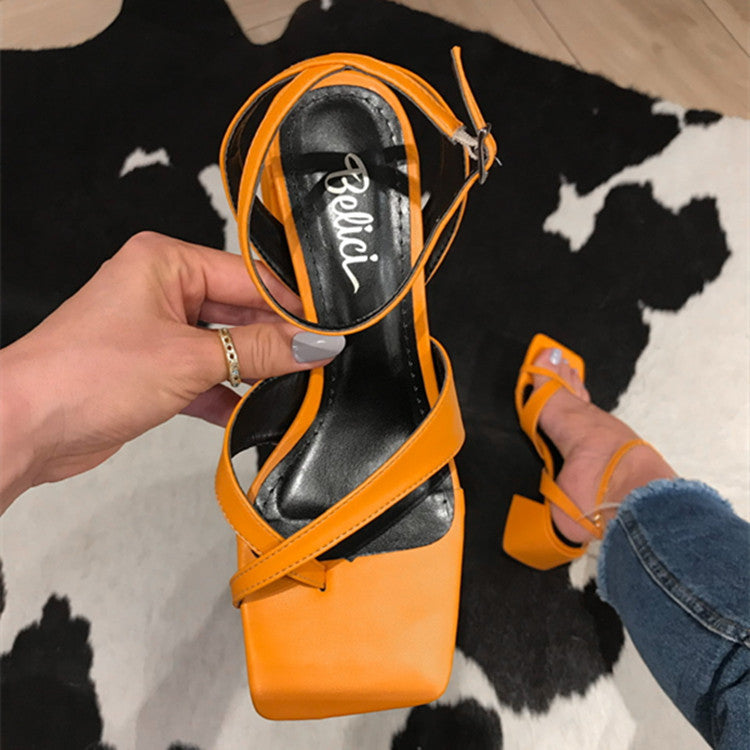 Damen Wedge-Sandalen mit elegantem Riemendesign und quadratischem Absatz R&B