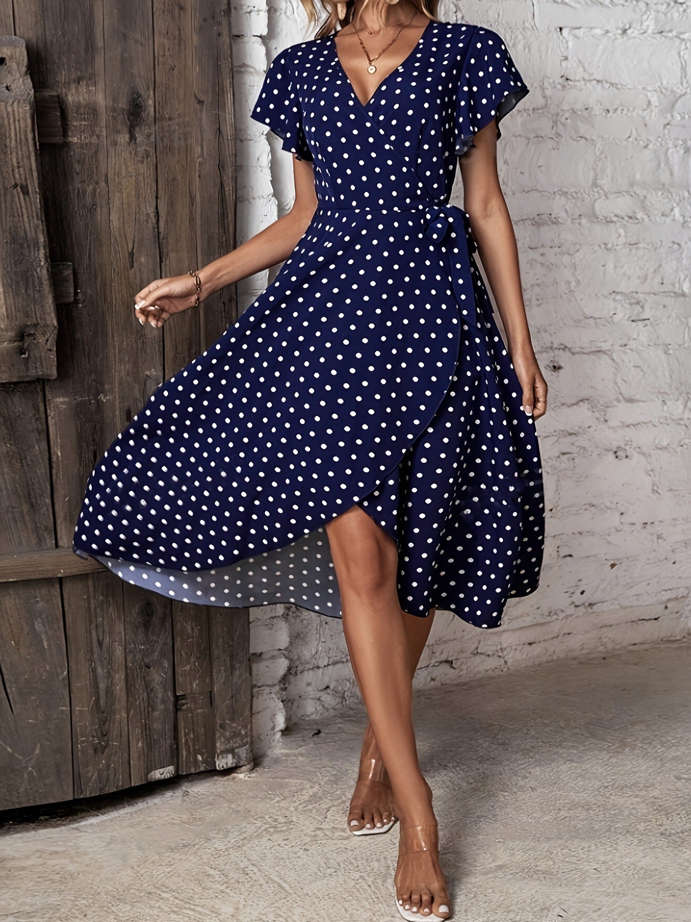 Damen Wickelkleid mit Punktmuster und charmanten Rüschendetails