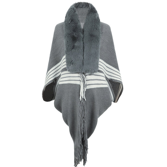 Damen eleganter Strickponcho mit kunstfellbesetztem Kragen und Fransen R&B