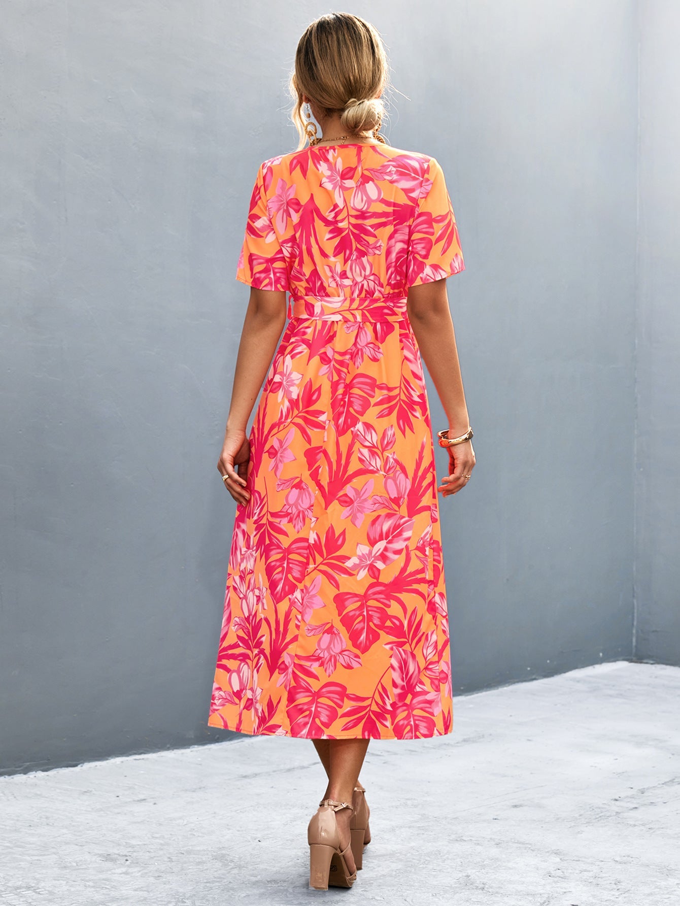 Damen Wickelmaxikleid mit floralem Muster und eleganter Schärpe R&B